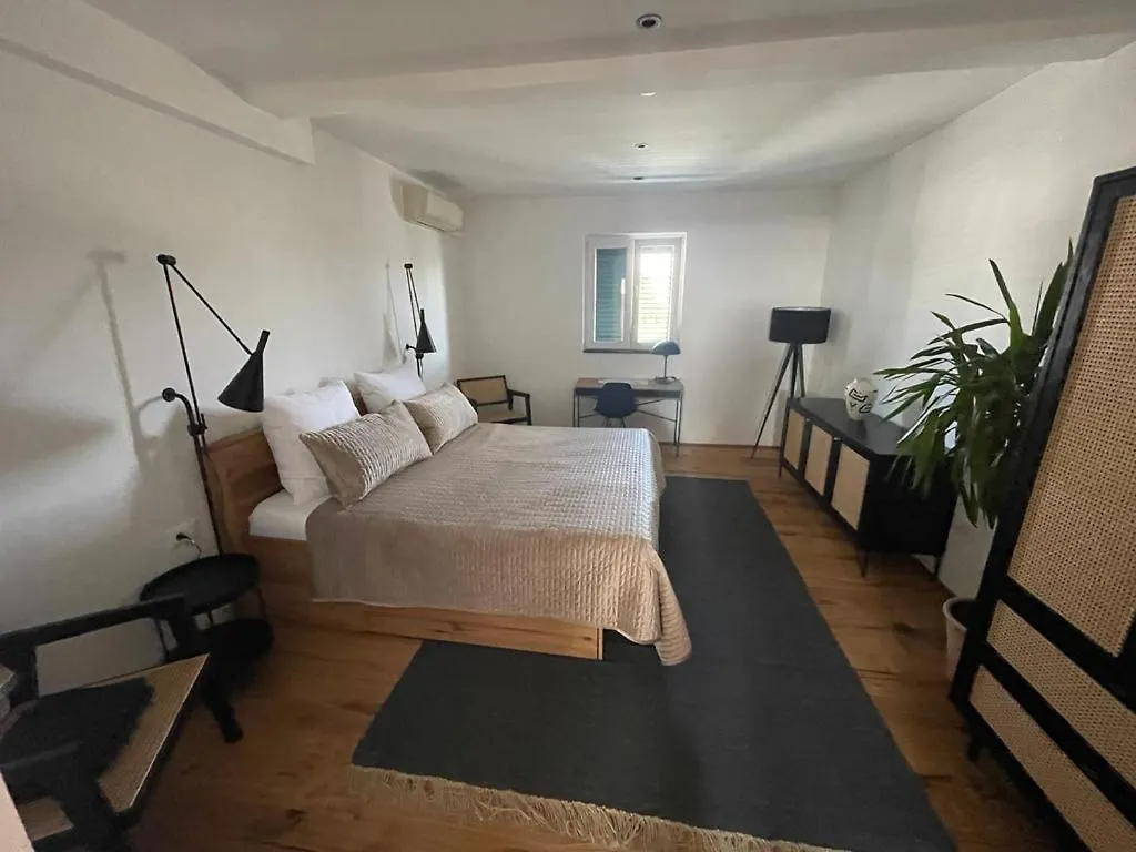 Split Rooftop Loft Apartment