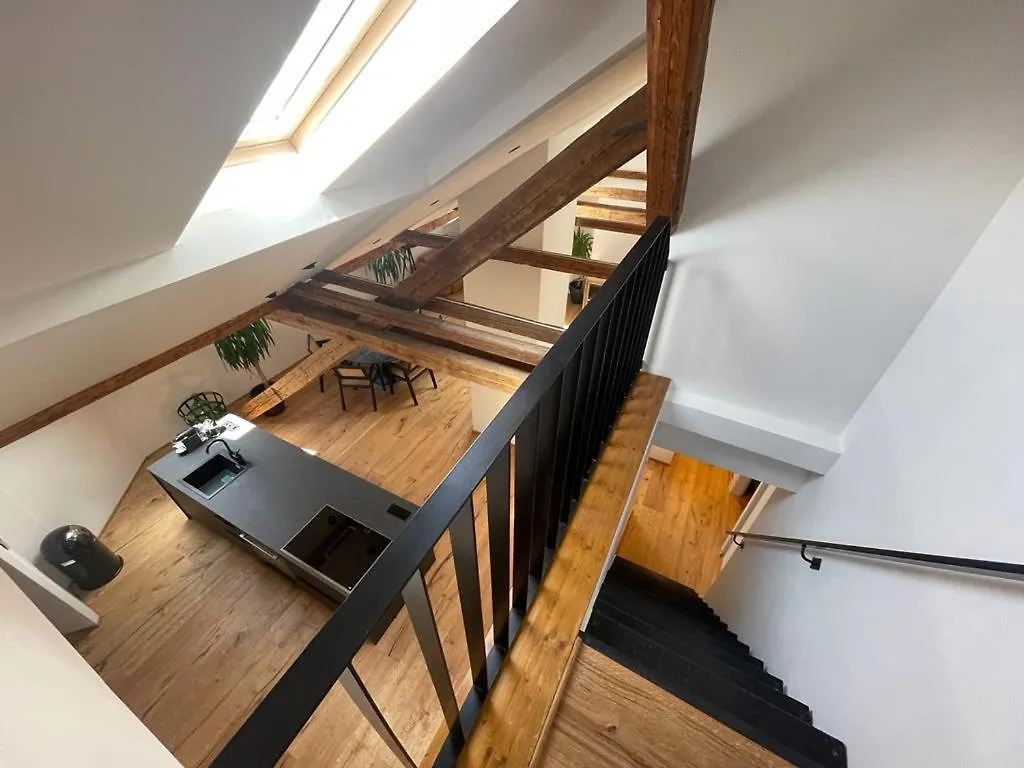 Split Rooftop Loft 0*,