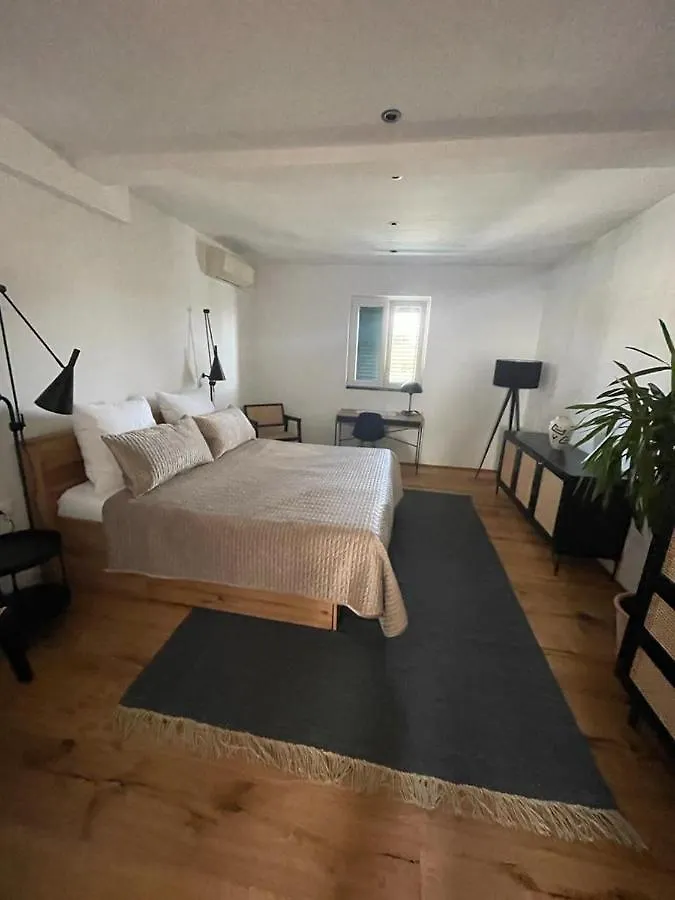 Split Rooftop Loft Apartment
